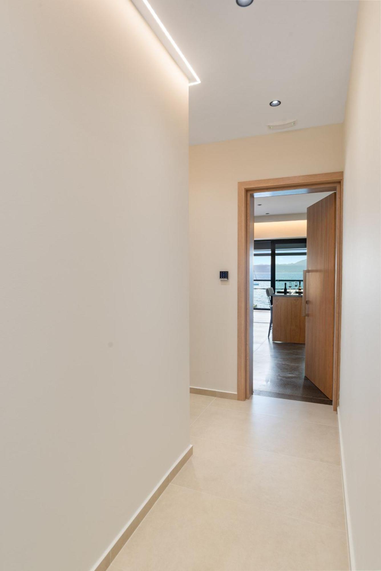 Peristeres Luxury Apartment Next To The Sea - By Apokoras Villas Almirida Eksteriør billede