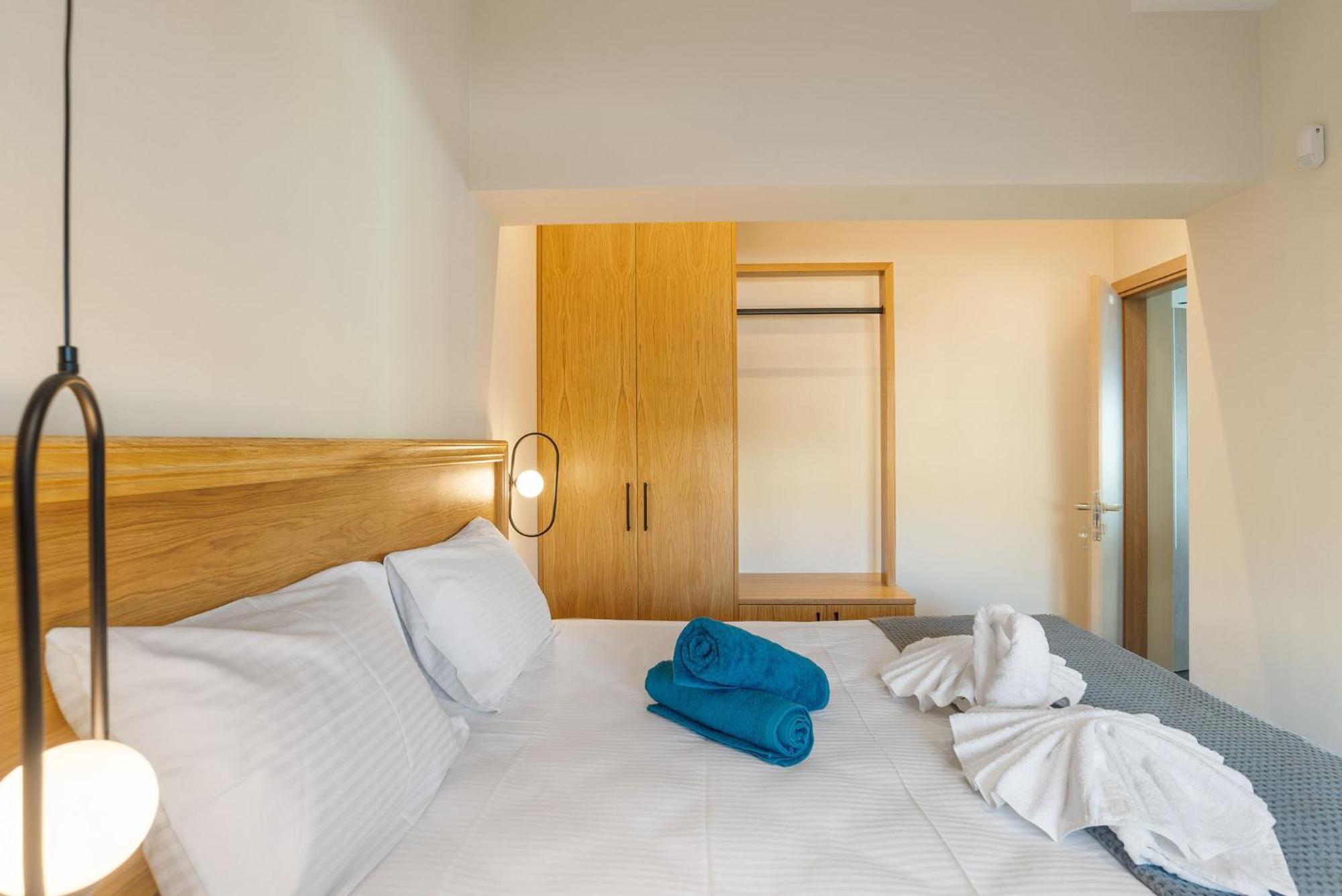 Peristeres Luxury Apartment Next To The Sea - By Apokoras Villas Almirida Eksteriør billede