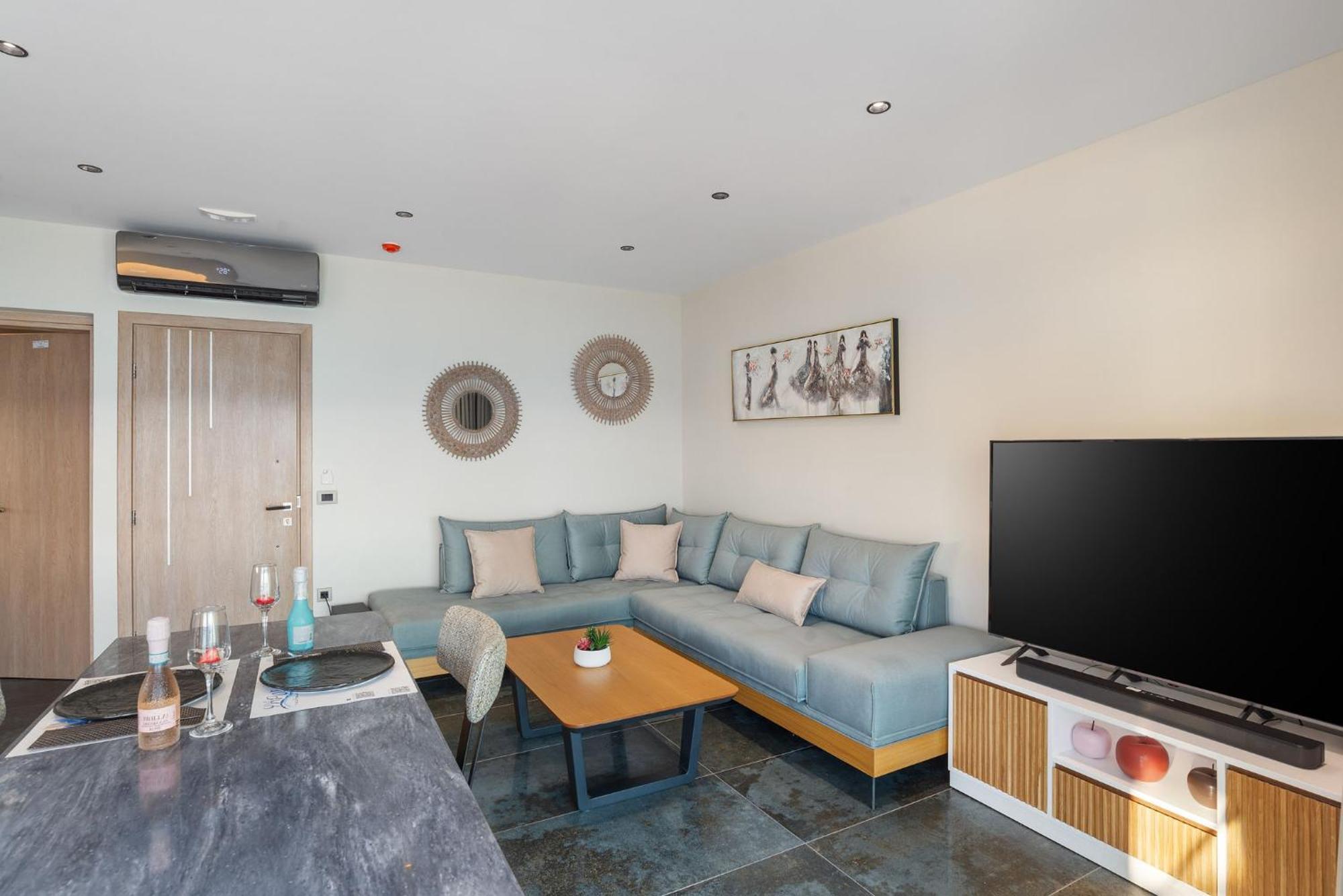 Peristeres Luxury Apartment Next To The Sea - By Apokoras Villas Almirida Eksteriør billede