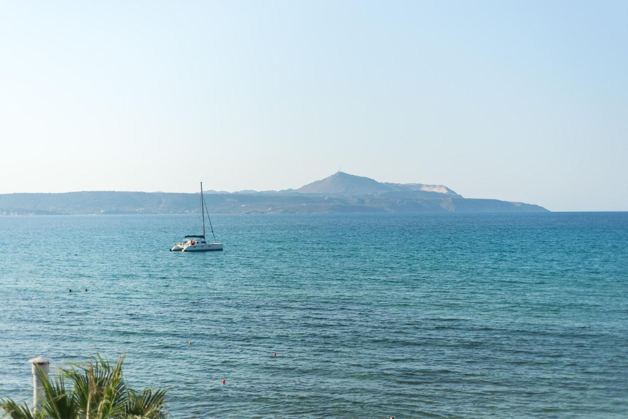 Peristeres Luxury Apartment Next To The Sea - By Apokoras Villas Almirida Eksteriør billede