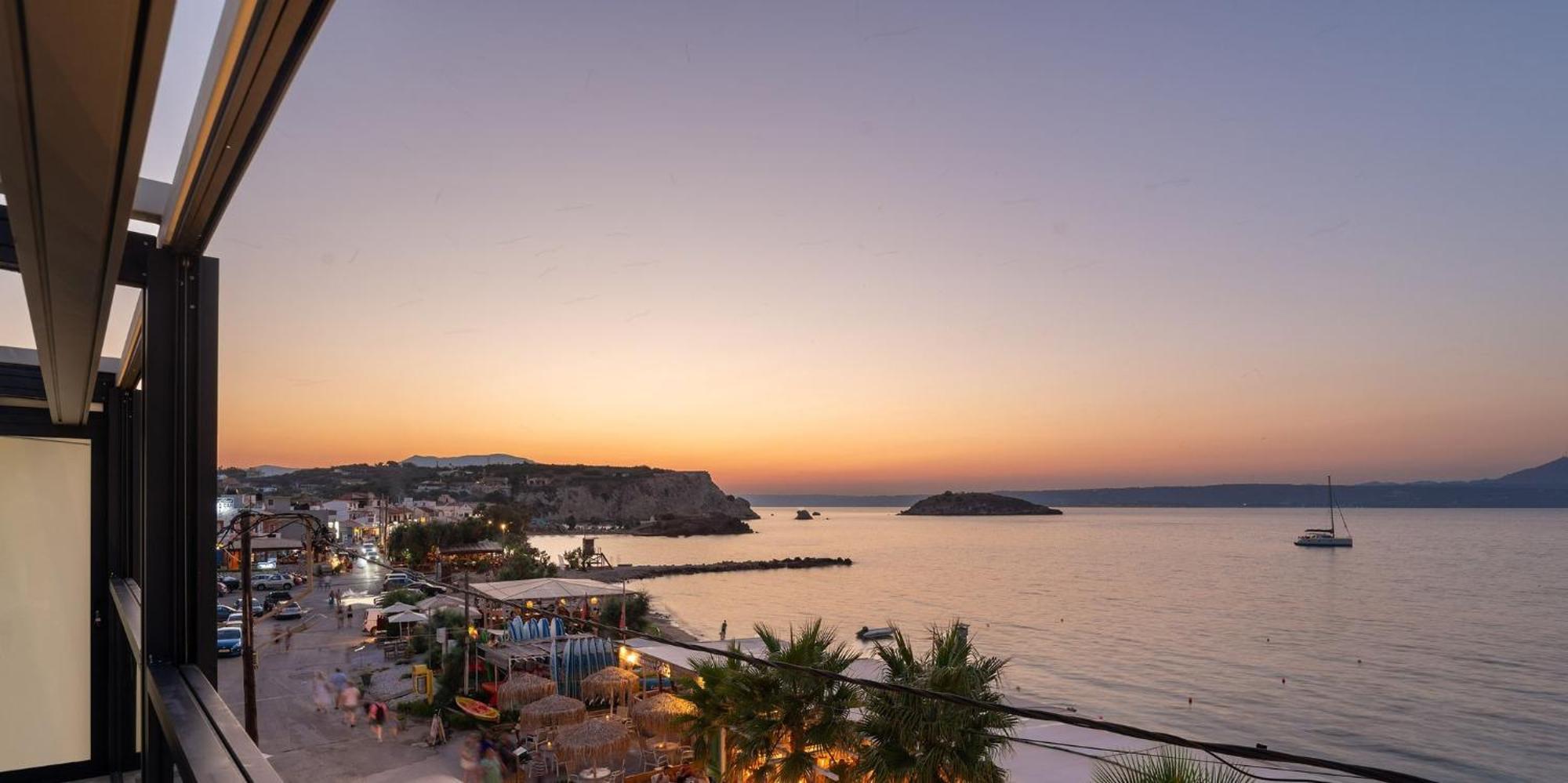 Peristeres Luxury Apartment Next To The Sea - By Apokoras Villas Almirida Eksteriør billede