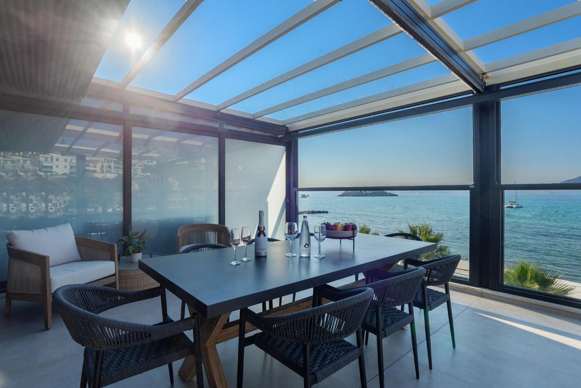 Peristeres Luxury Apartment Next To The Sea - By Apokoras Villas Almirida Eksteriør billede
